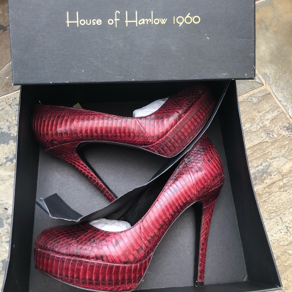 Absolutely stunning from House of Harlow